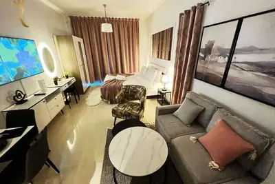 Image de Al Reem Julphar P102 - Euphoria Escape Studio
