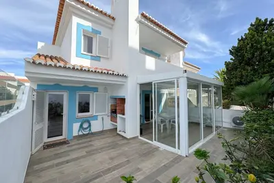 House with 2 bedrooms and terrace near the sea
