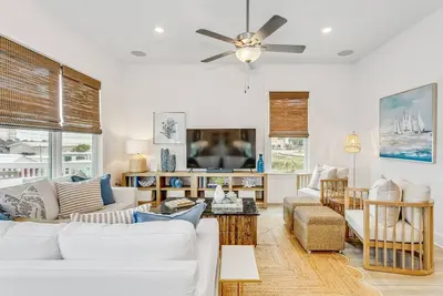 Image de New Listing! | Luxury New Construction| Steps to Gulf, Flora Bama & Ole River| Boat Dock Available