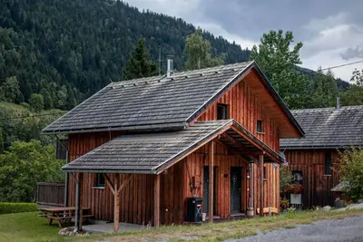 Image de Chalet majestueux avec terrasse