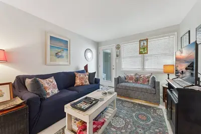Image de 7203 Atlantic Ave, Unit 205
