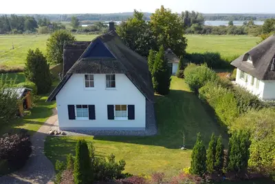Image de Thatched roof house Reet am See