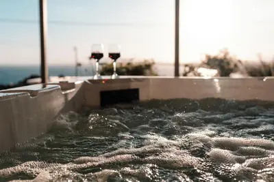 Image de Retreat by the Sea - Relax under Sunsets and Stars