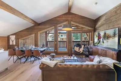 Duplex de 4 chambres avec grand balcon et parking