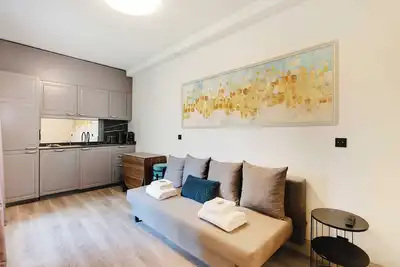 Image de Appartement moderne avec balcon - 2br/6p- Roquette