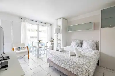 Image de Charmant Studio avec balcon & piscine -Coeur de Nice