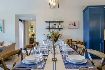 Image de 2 Pheasant - sleeps 6 guests in 3 bedrooms
