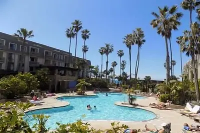 Image de SolMar Vista - 2br 2ba Oceanview Resort, Heated Pools, Hot Tubs, Steps to Beach