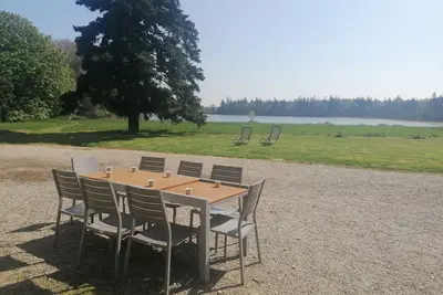 Image de Grand gîte au coeur de la forêt de Brocéliande, vue unique étang du Pas du Houx