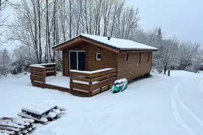 Image de Chalet avec jardin privatif en pleine nature à quelques mètres des pistes de ski