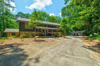 Image de This house is a 3 bedroom(s), 3 bathrooms, located in Newnan, Ga.