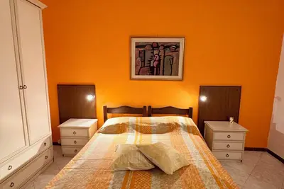 Image de Large beachfront apartment