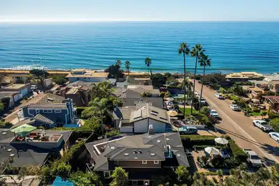 Image de Luxurious Ocean View Coastal Craftman - Walk to Beach