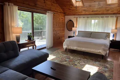 Image de Acorn Cabin - Cozy cabin in the woods, near Asv