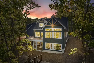 Image de Luxury Lakeside Paradise w/ Private Beach & Near Ski Resorts
