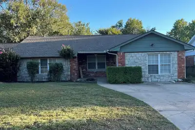 Image de Walking distance to the Stadium! Charming 3-bedroom house in lovely Norman