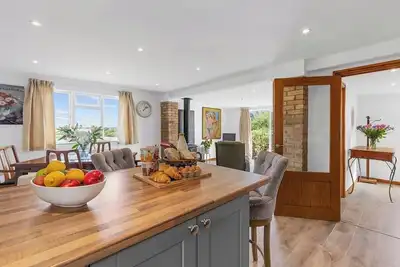 Image de Deal's Hidden Treasure Log Burner with Pegwell Bay Views
