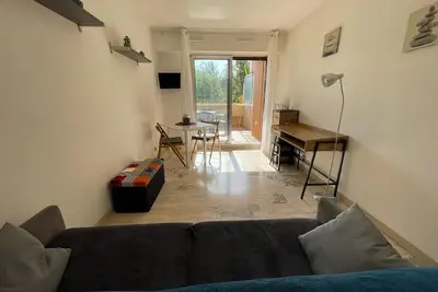 Image de Joli studio à Nice, avec grande terrasse :) Aperçu mer, sans vis-à-vis!