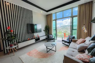 Image de Luxury 3-br Penthouse Condo