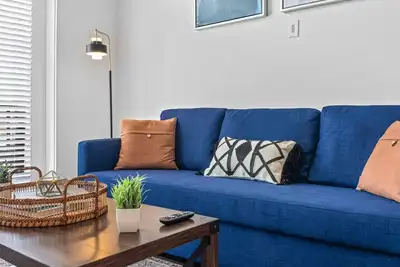Image de Luxurious New Unit|1Bd1Ba|Pool, Golf Sim