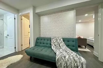 Image de Beautiful & Chic Family Basement
