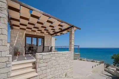 Image de Petrina 4 villa, next to beach & taverns, South Crete