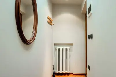 Image de (Artist's Nest) Attic in the Center near the Lake