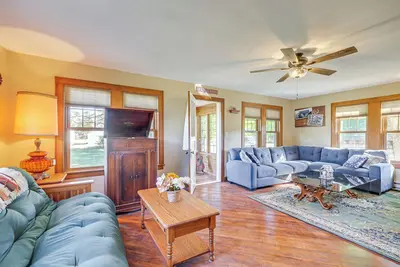 Image de Pet-Friendly Farmhouse Near Lakes in Pellston