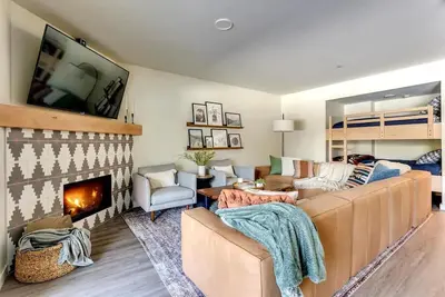 Image de Cozy 2-bedroom condo in tranquil Government Camp with WiFi