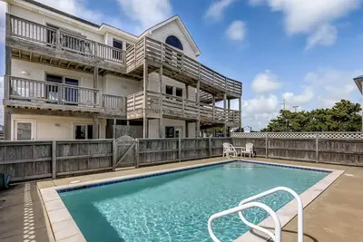 Image de Cool Breeze | 620 ft to the beach | Private Pool, Hot Tub, and Dog Friendly