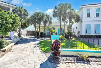 Image de Tropical Dreams sleeps 10 beach access