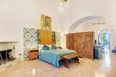 Image de Chambre d'hôtes 'Camera Augusto In Villa Vista Mare' avec terrasse partagée, jardin privé et Wi-Fi