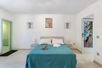Image de Chambre d'hôtes 'Camera Catone In Villa Vista Mare' avec terrasse partagée et Wi-Fi