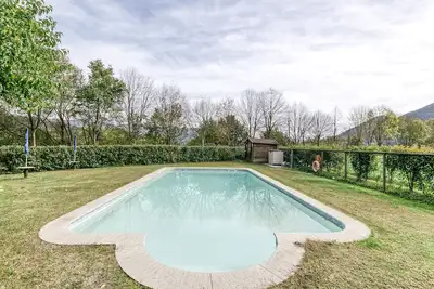 Image de Maison de campagne \"El Xalet\" avec vue sur les montagnes, piscine partagée et Wi-Fi