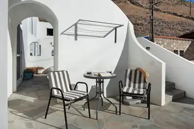 Image de Studio 'Merichas 7 Irida' avec vue sur la montagne, Wi-Fi et climatisation