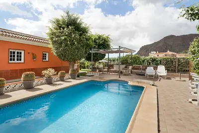Image de Maison de vacances à El Roque avec piscine privée et Wi-Fi en fibre optique