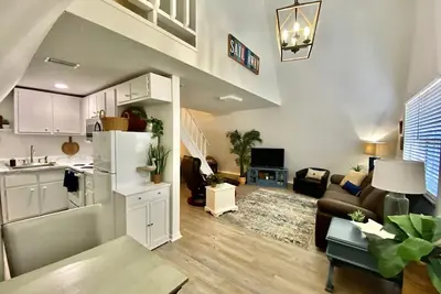 Image de Central 2-bedroom 2-bathroom home, Sleeps 4!