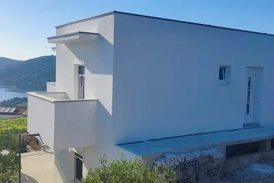 Image de Appartement de trois chambres avec la terrasse et la vue sur le mer Kanica, Rogoznica (A-19986-c)