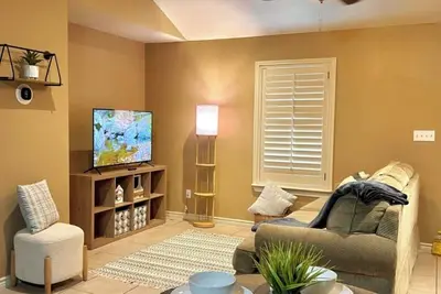 Image de Serenity Stay: Charming 2-Bedroom Retreat in Eagle Pass
