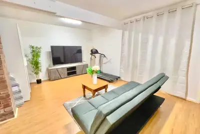 Image de Hornsby 5 Br Breath-taking Tranquil Oasis