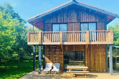 Image de Belle maison entre lacs, ocĂ©an et forĂȘt