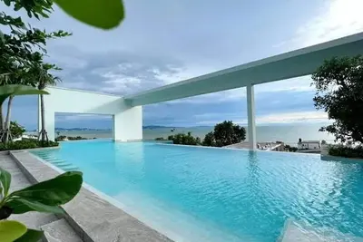 Image de Oceanfront Apt Jomtien Beach (Right Outside)