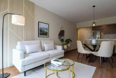 Image de w* | Radiant 2br w/ Great Balcony Near Kennedy Park