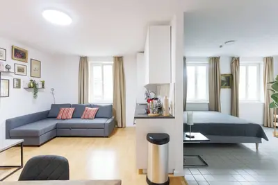 Image de Cozy Family & Group Apartment - 15 min to Center