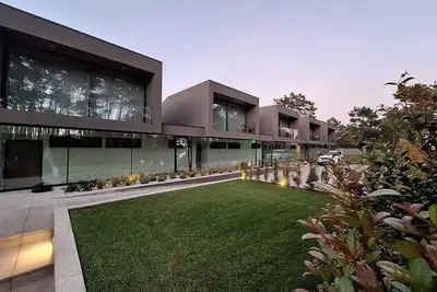 Image de Charming two bedroom family friendly Villa next to the beach with exterior pool