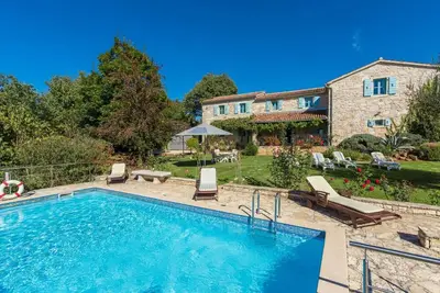 Image de Villa Giselle in Central Istria for 8 people with large garden & private pool - pet friendly