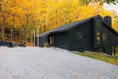 Image de This house is a 4 bedroom(s), 2 bathrooms, located in Killington, Vt.
