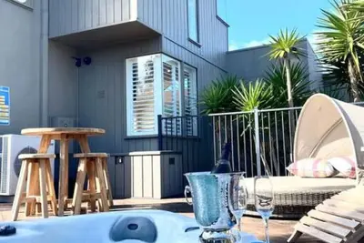 Image de Sorrento Utopia | Spacious, Private, Beach Escape