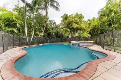 Image de 5br Family Oasis w/ Pool, Near Beach & Downtown