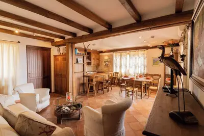 Image de Appartamento centro paese vista mare con due giardini e terrazza panoramica